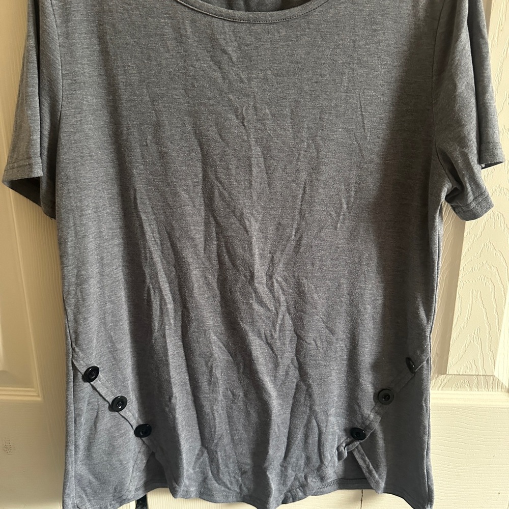 Floral Blooming Gray Tee